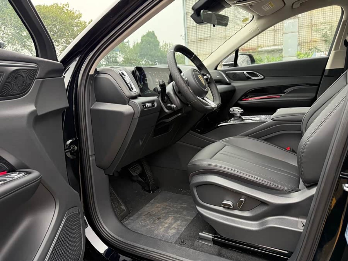 HongQi HS3 PHEV 2025 car image #8