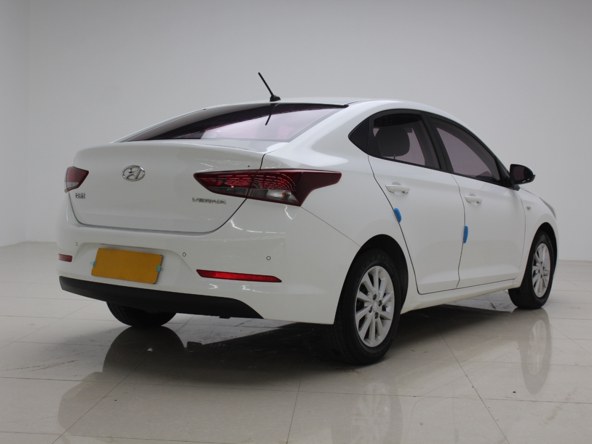 Hyundai Verna 2017 car image #8