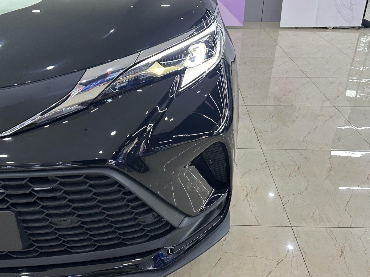 Toyota Granvia 2024 car image #8