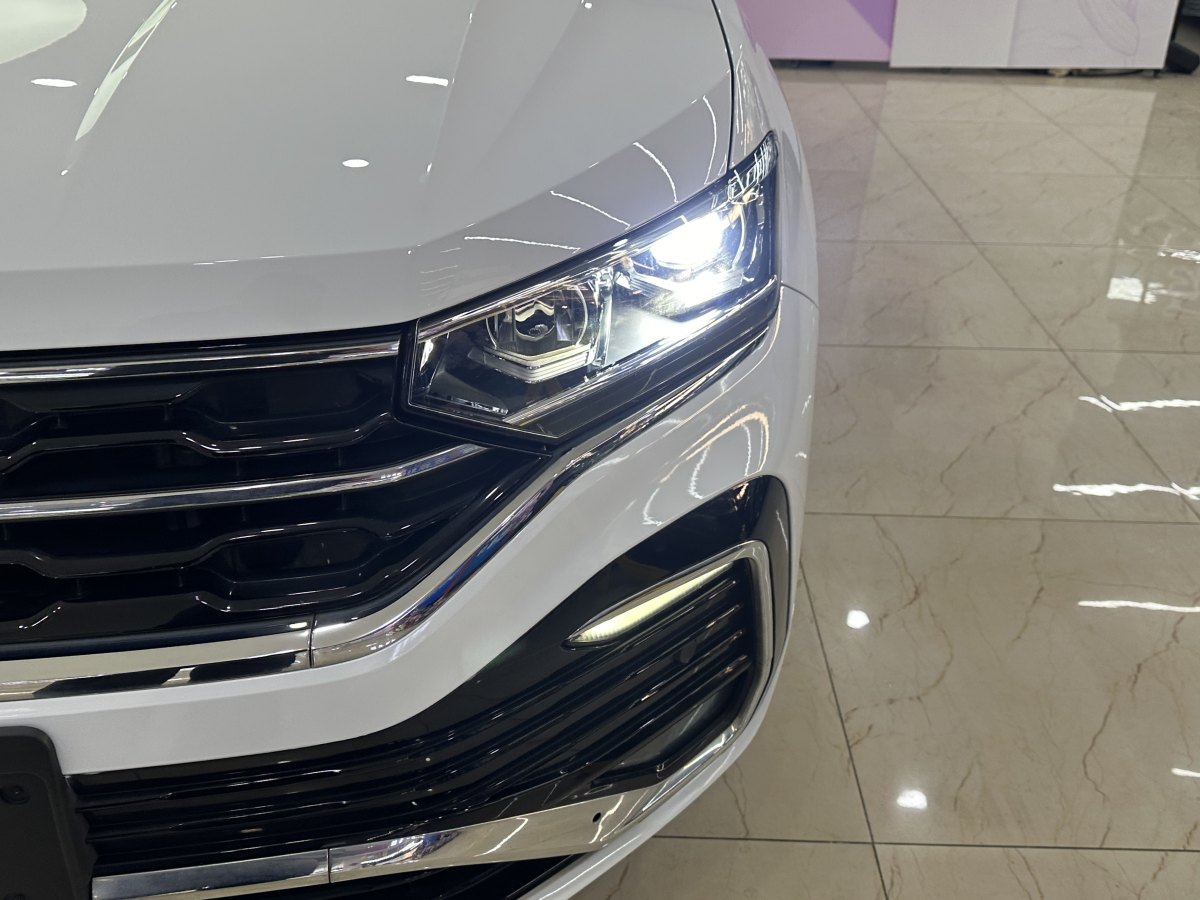 Volkswagen Tayron X 2021 immagine di auto #8