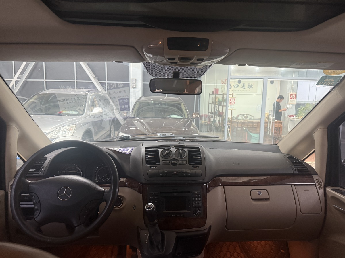 奔驰 唯雅诺 2011 汽车图片 #8