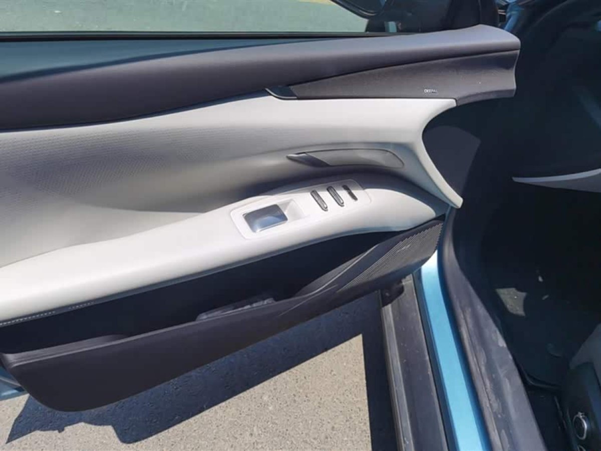 Deepal L07 2024 immagine di auto #8