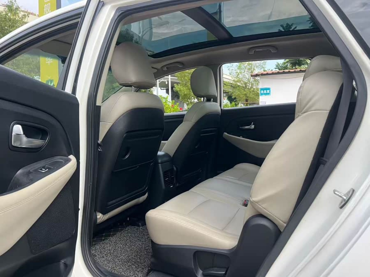 Kia Carens 2014 immagine di auto #8