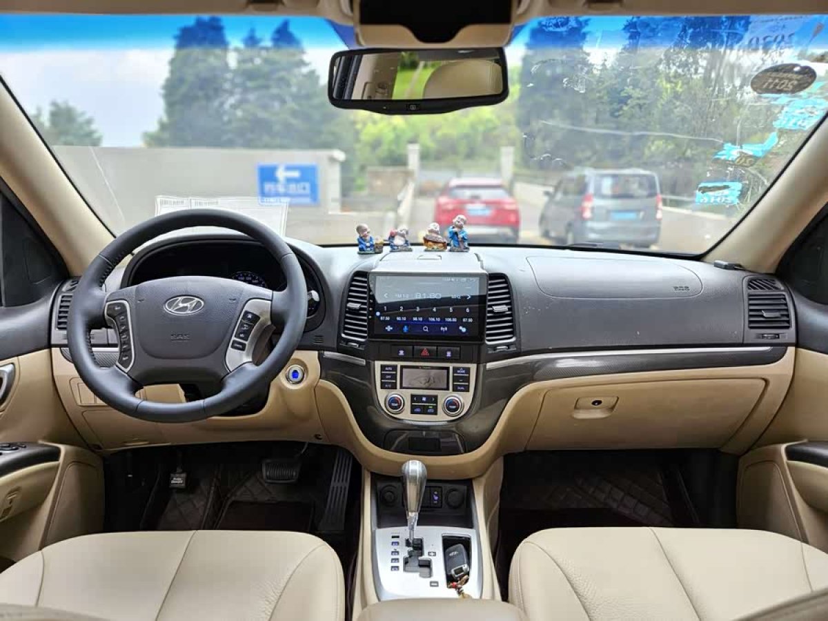 Hyundai Santa Fe Classic 2010 car image #8