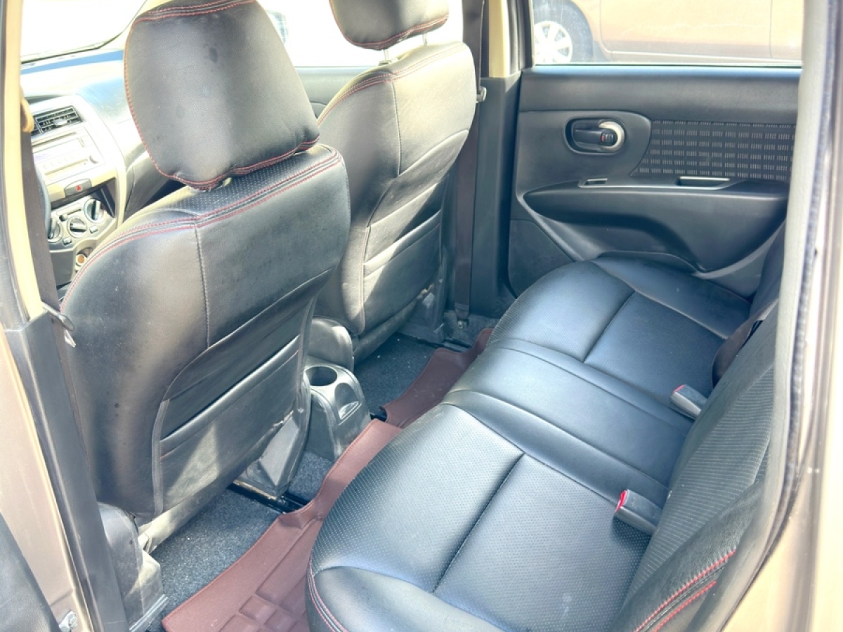 日产 骊威 2014 汽车图片 #8