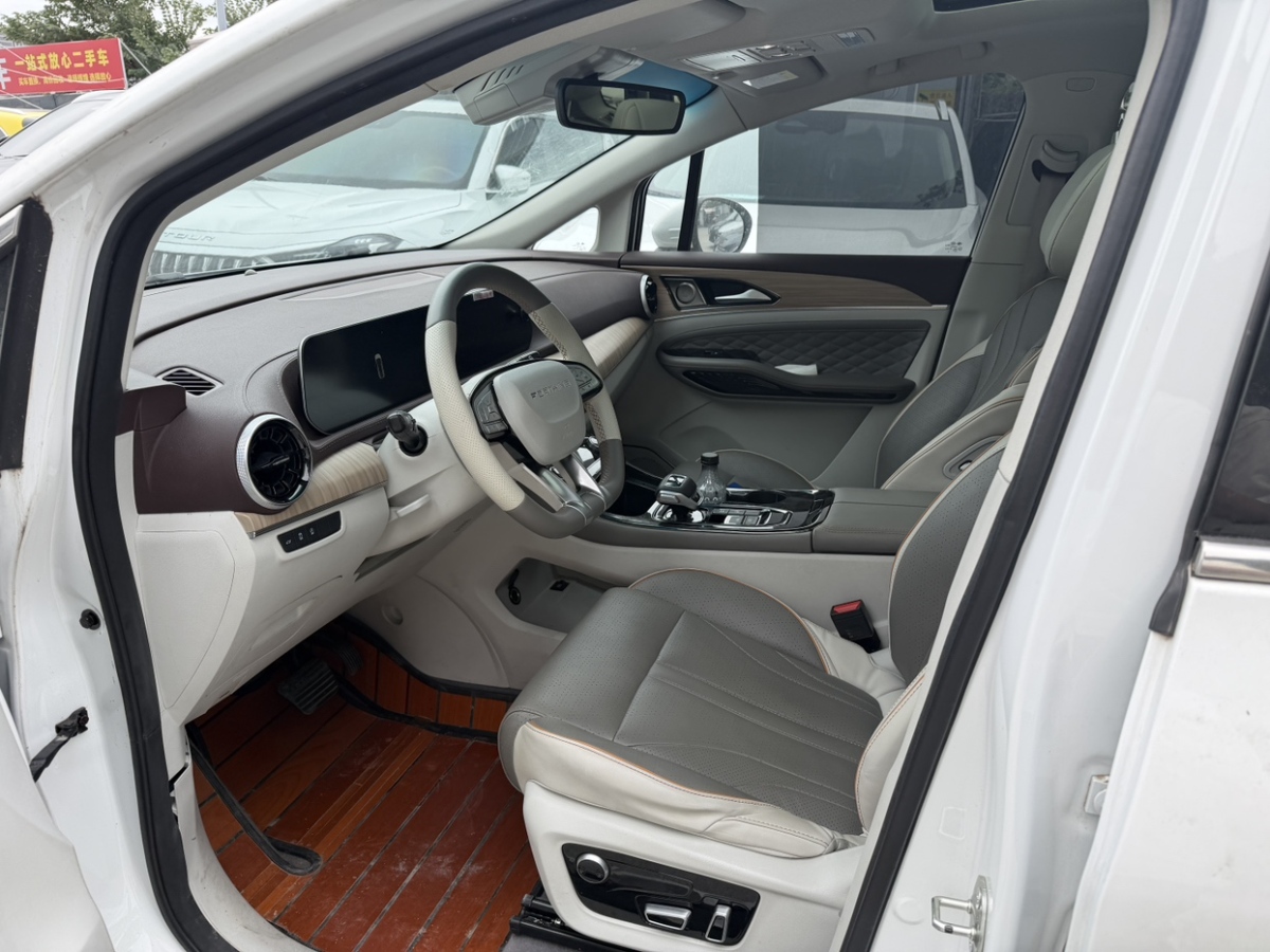 Forthing Yacht 2022 car image #8