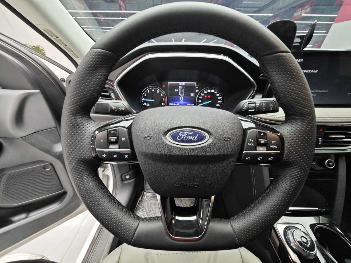 Ford Escape 2024 immagine di auto #8