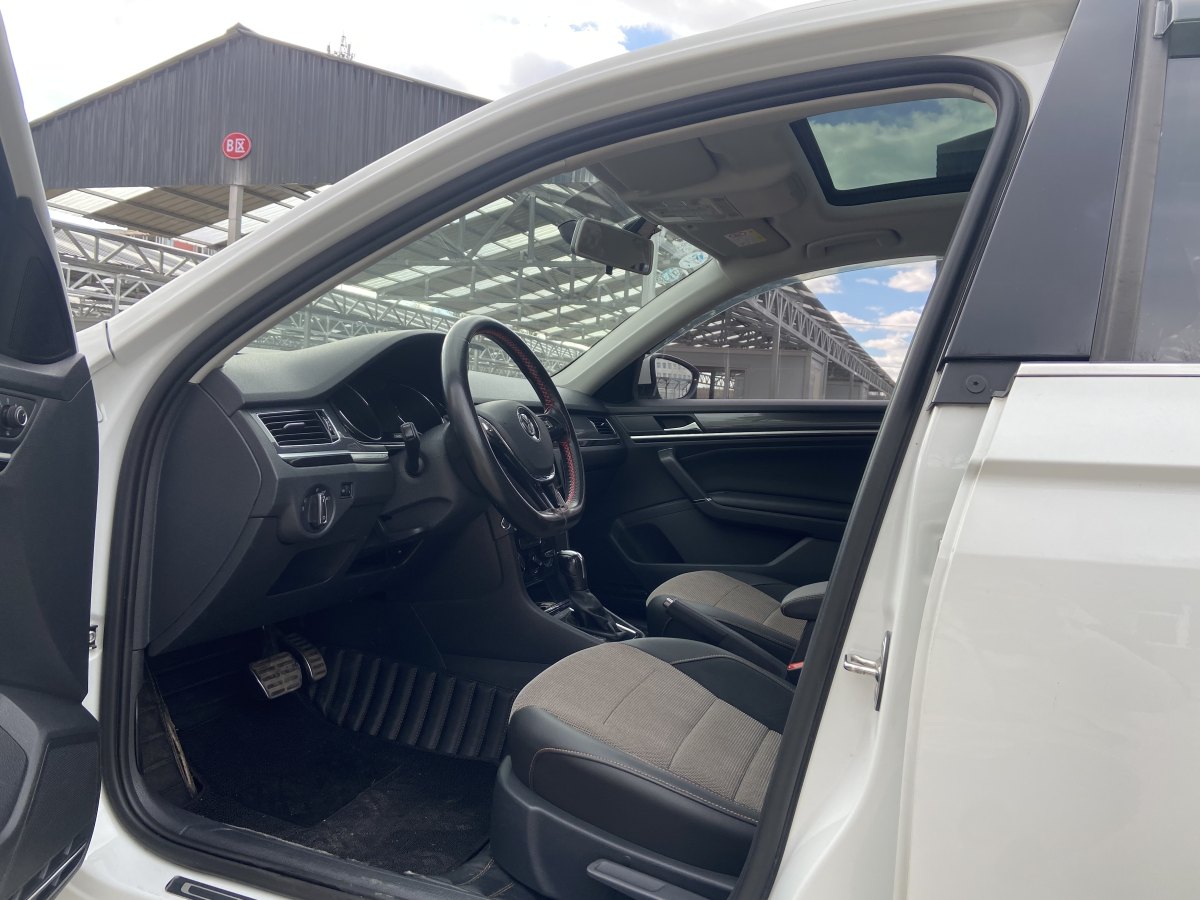 Volkswagen C-Trek 2018 immagine di auto #8