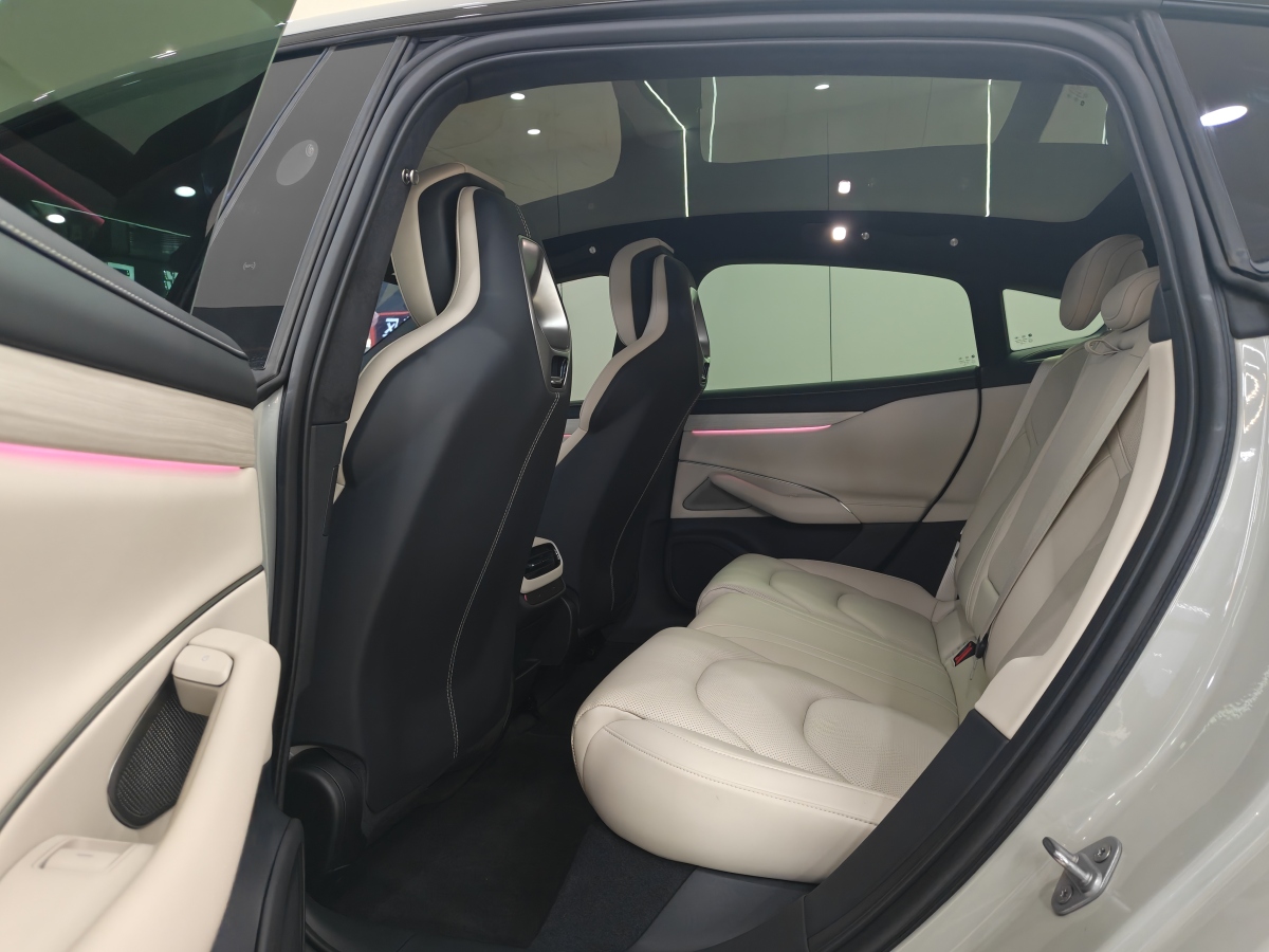 MI SU7 2025 immagine di auto #8