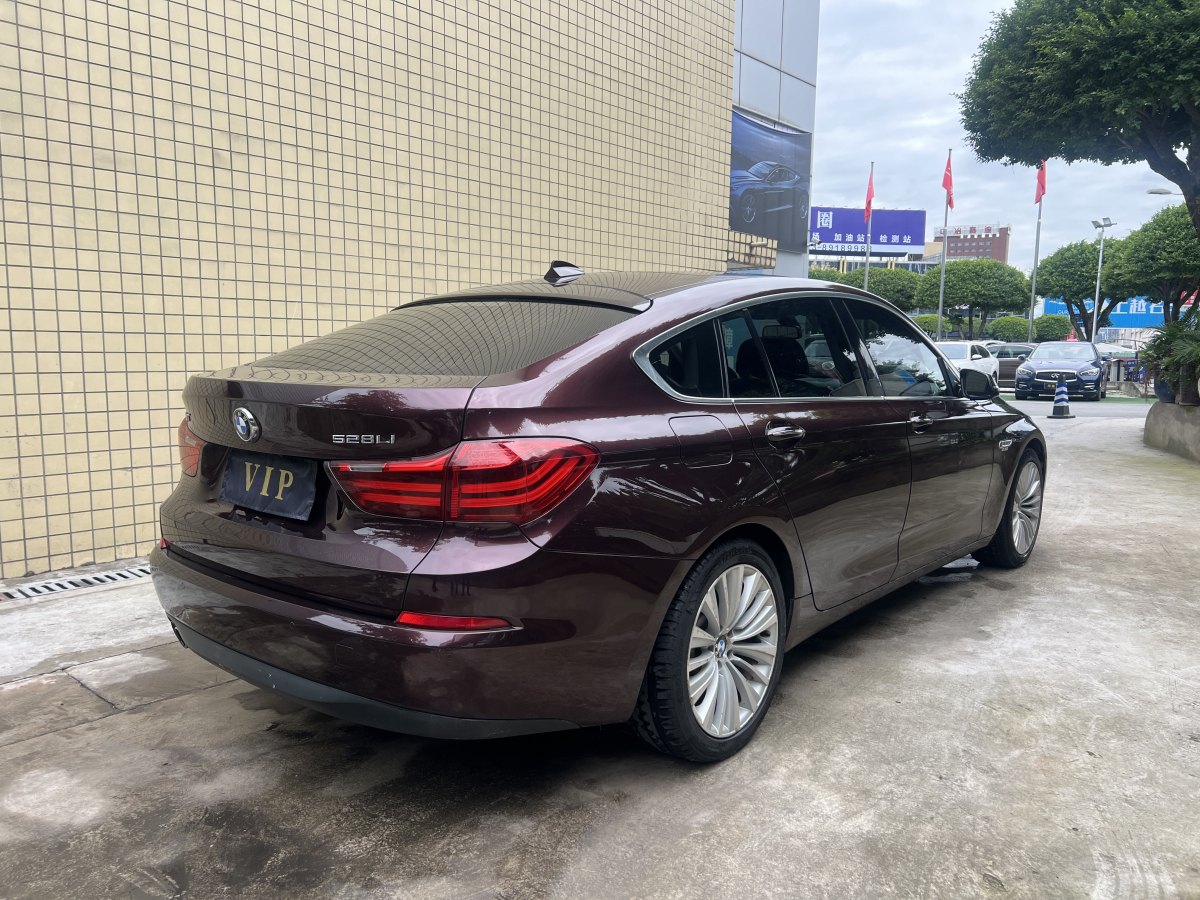 BMW 5 Series GT 2016 #8 BMW 5 Series GT 2016 صورة سيارة #8