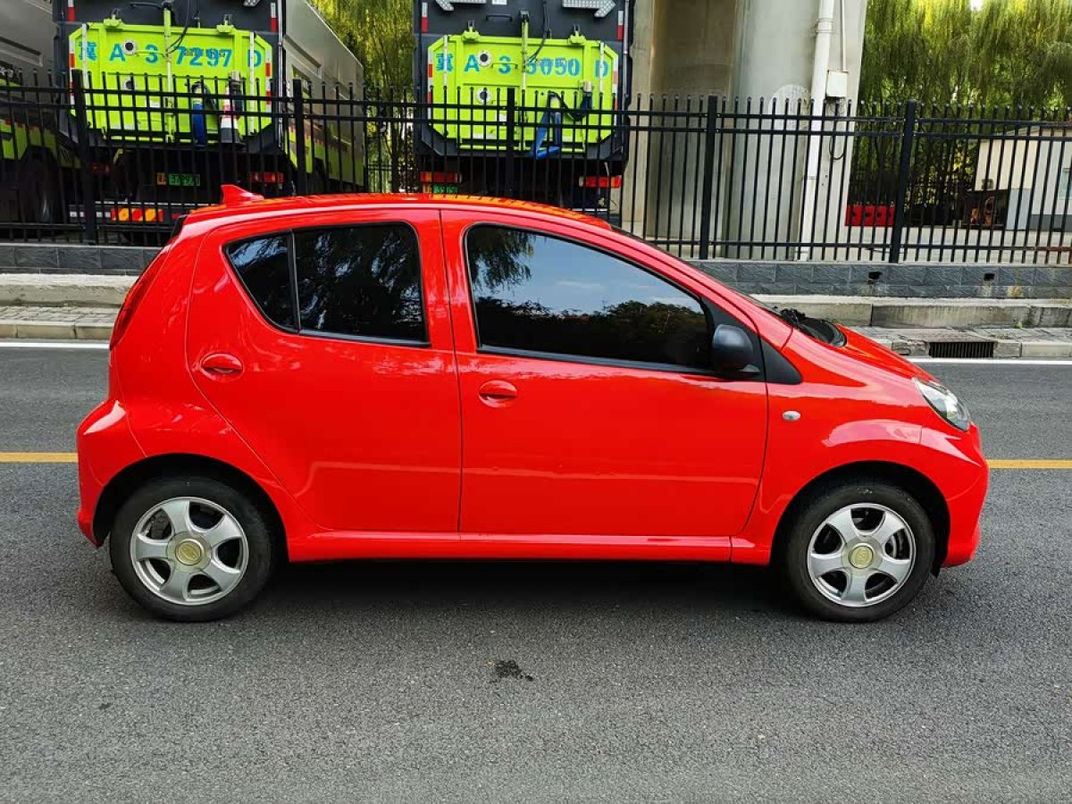 BYD e1 2019 car image #8