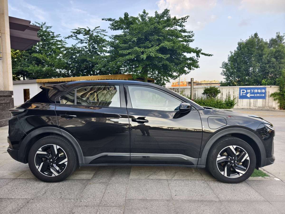 哪吒汽车 哪吒X 2024 #8 哪吒汽车 哪吒X 2024 汽车图片 #8