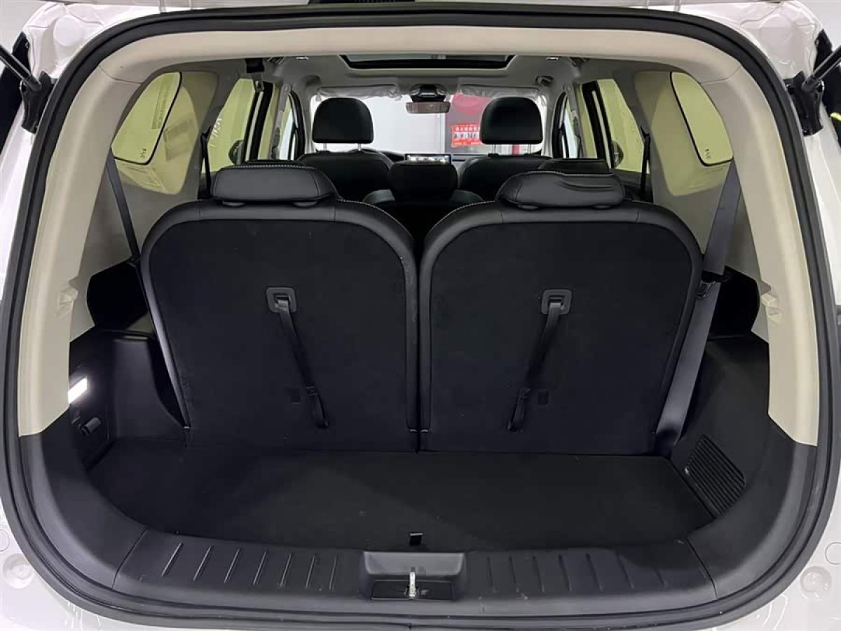 GEELY Okavango 2021 car image #8