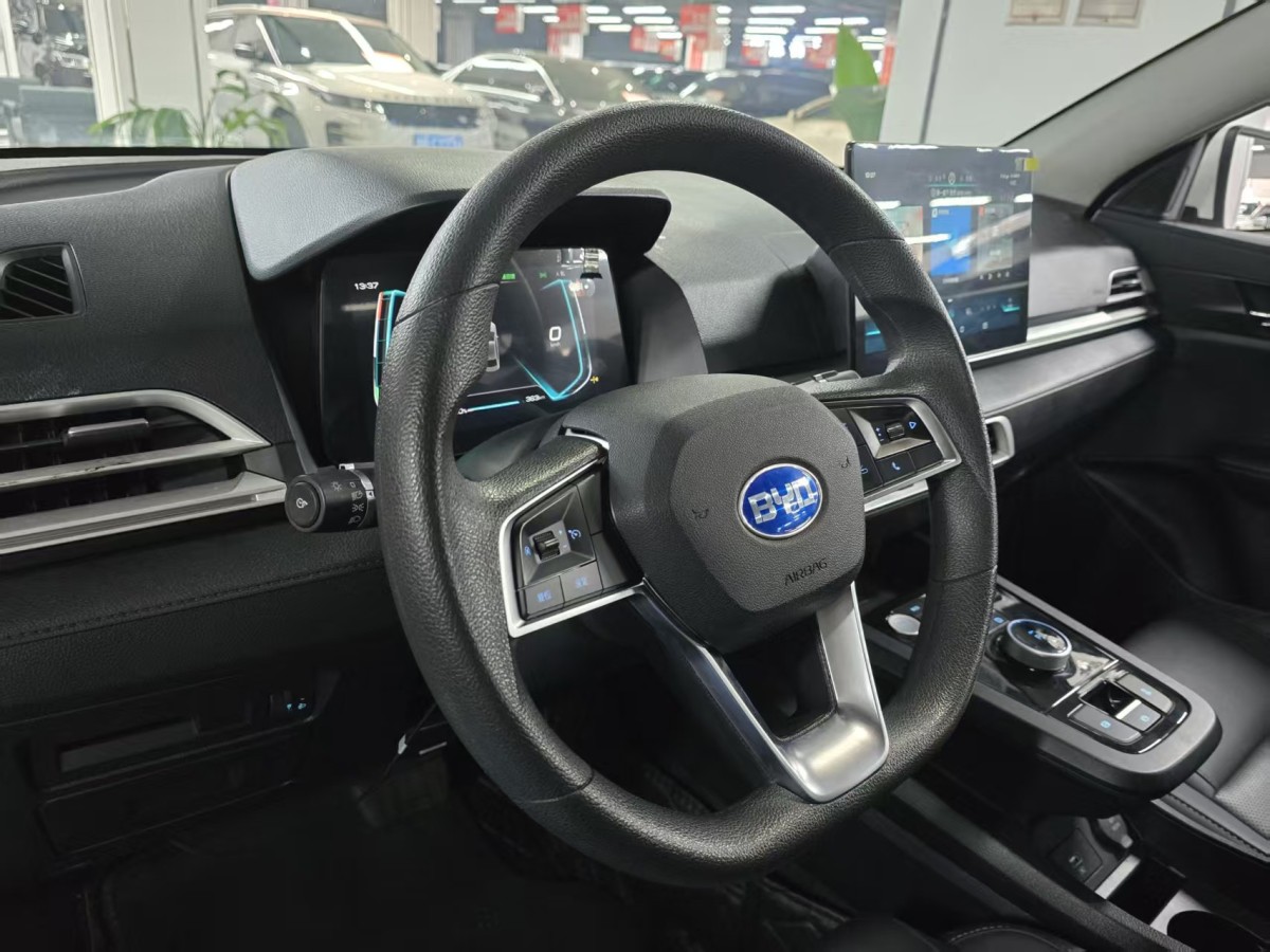 BYD e3 2023 car image #8