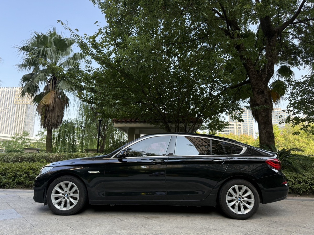 BMW 5 Series GT 2016 immagine di auto #8