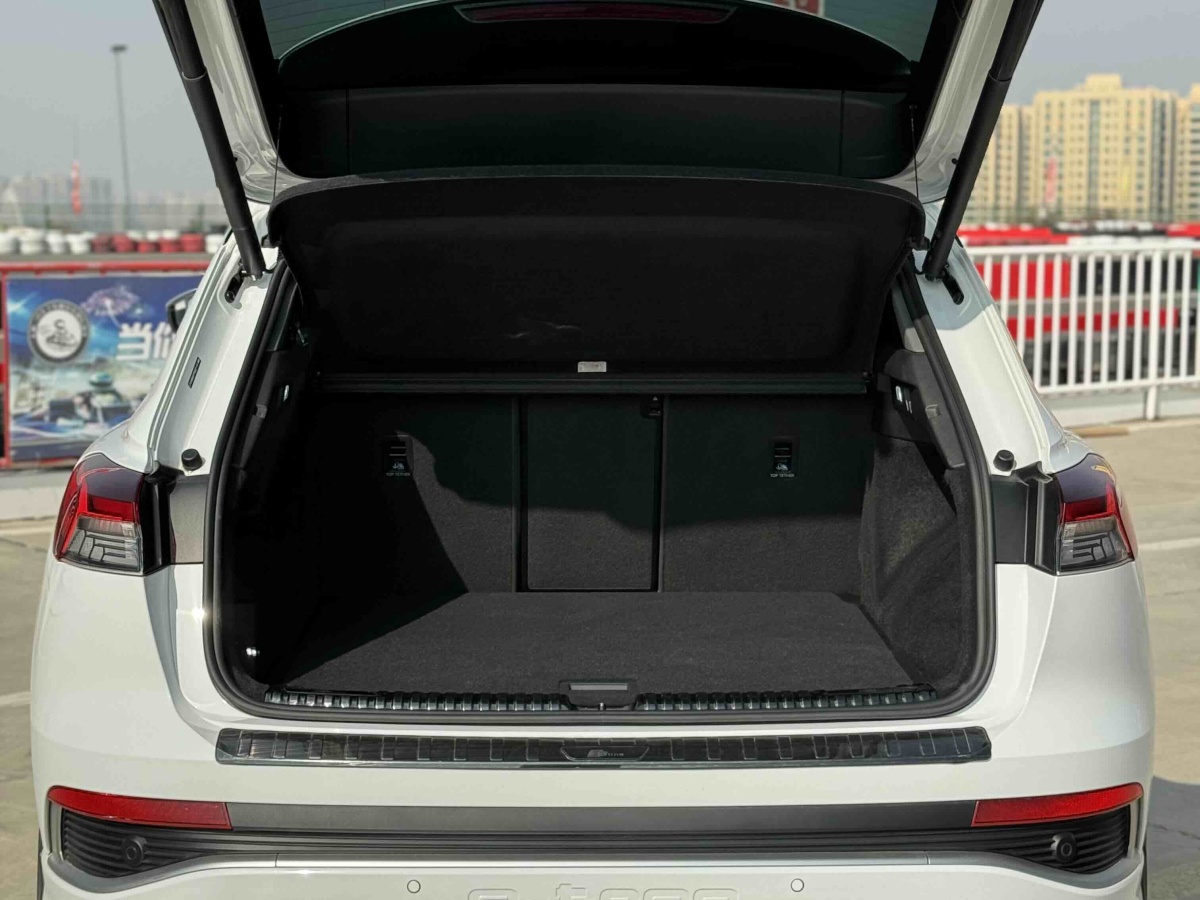 Audi Q4 e-tron 2023 imagem de carro #8