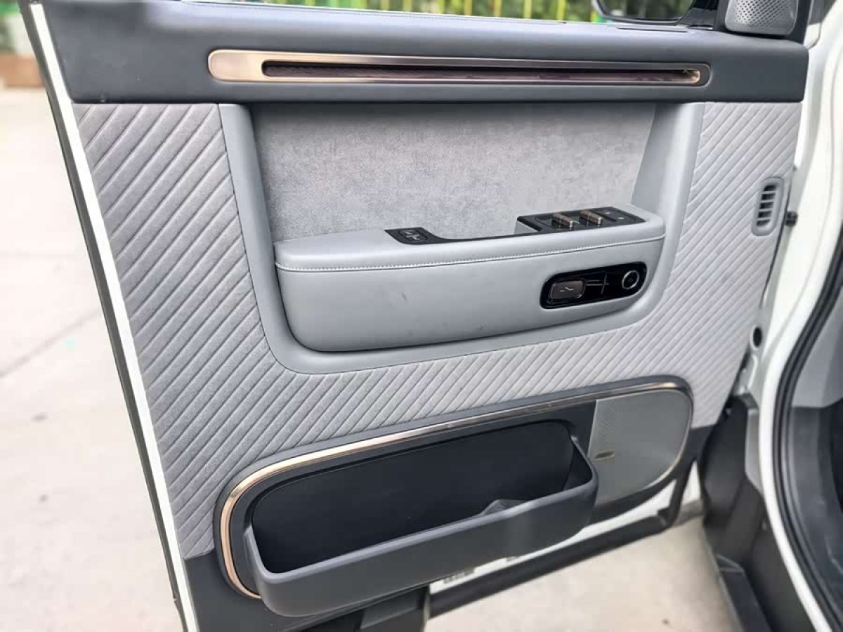 Zeekr MIX 2024 car image #8