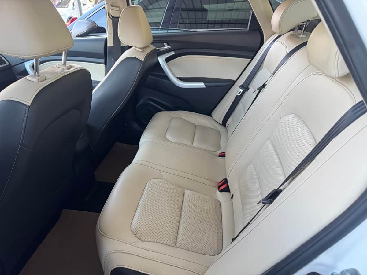 长安 悦翔V7 2015 汽车图片 #8