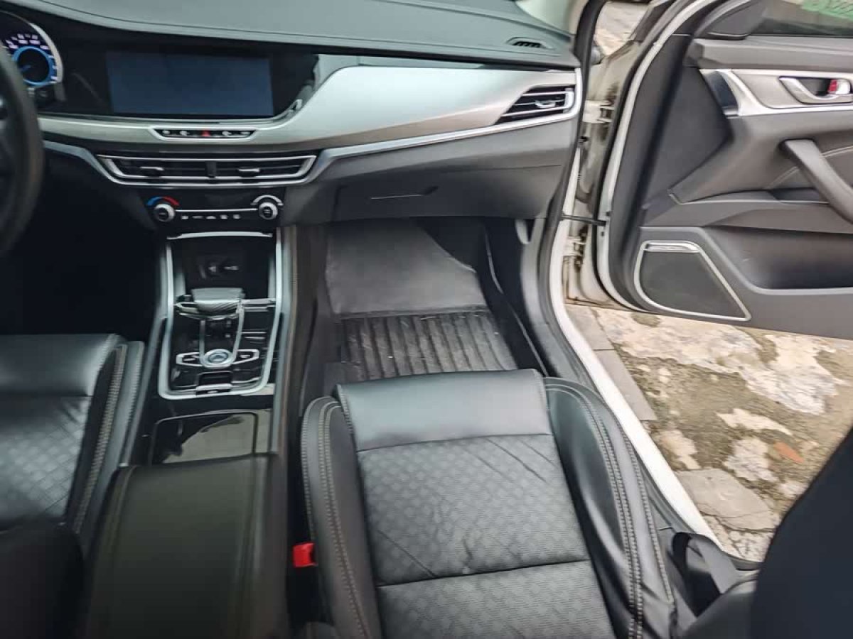 Changan Eado EV 2019 car image #8