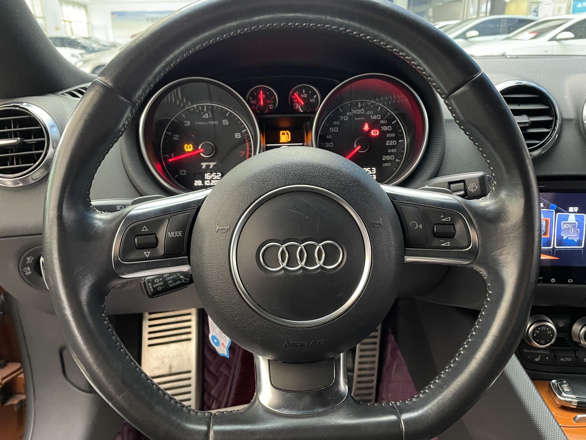 Audi TT 2014 car image #8