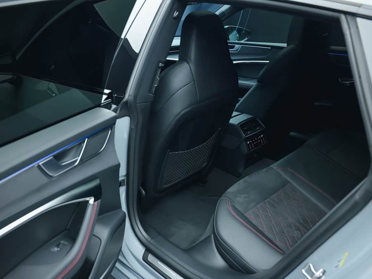 Audi S7 2024 car image #8