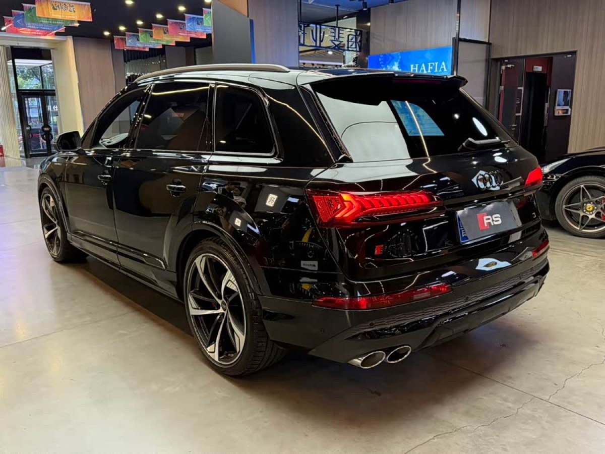 Audi SQ7 2025 car image #8