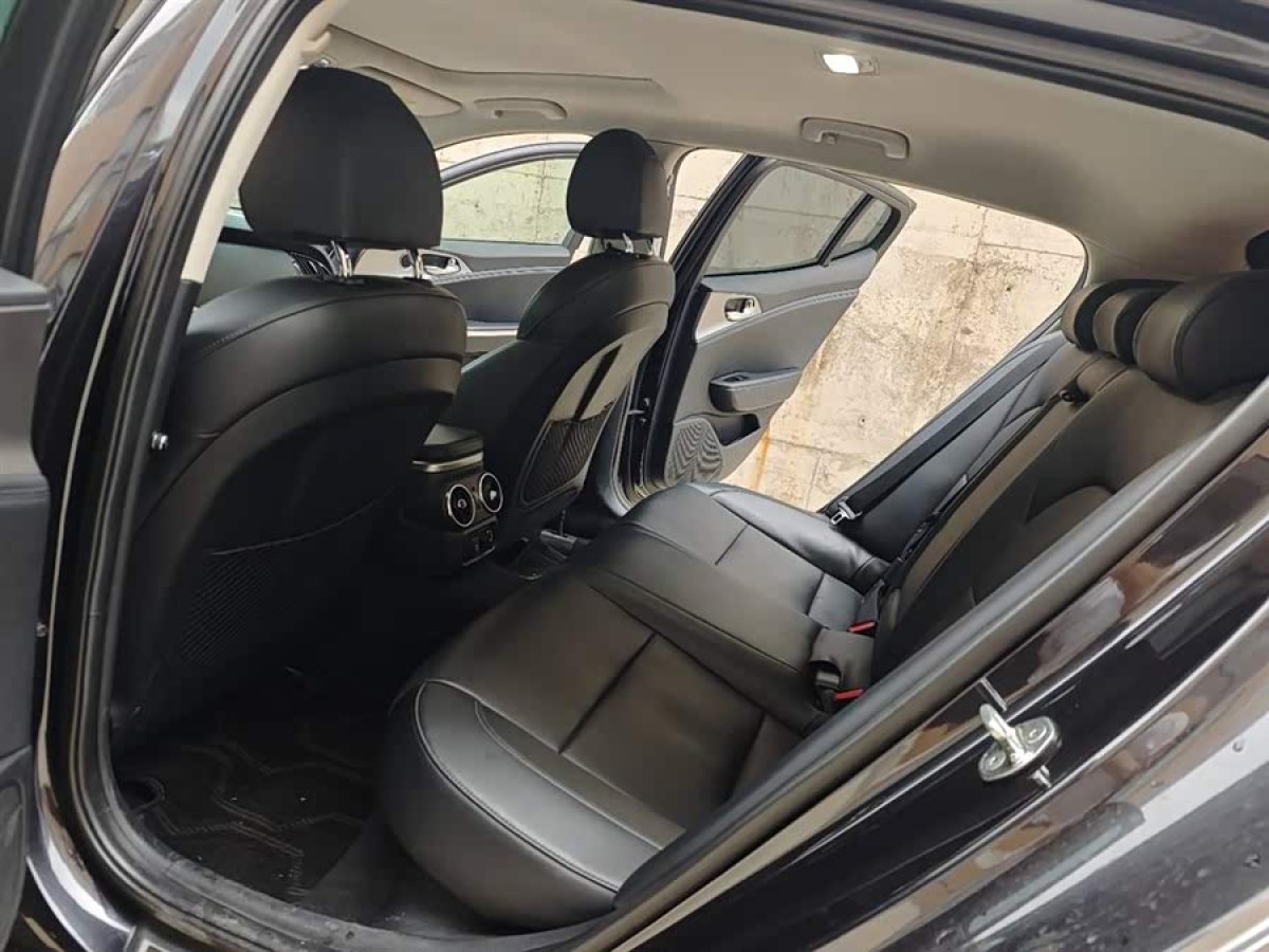 Kia Stinger 2018 изображение автомобиля #8