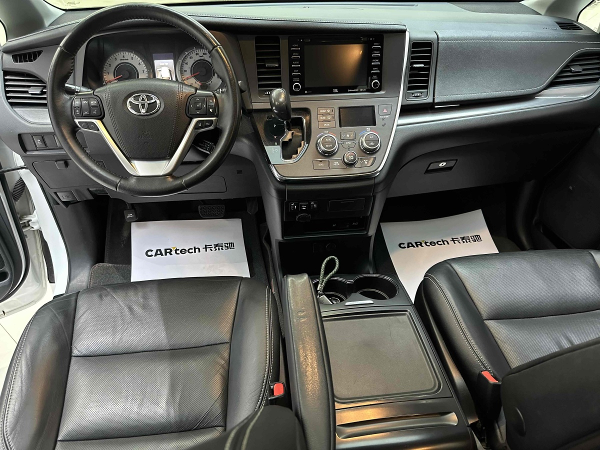Toyota SIENNA 2019 #8 Toyota SIENNA 2019 car image #8