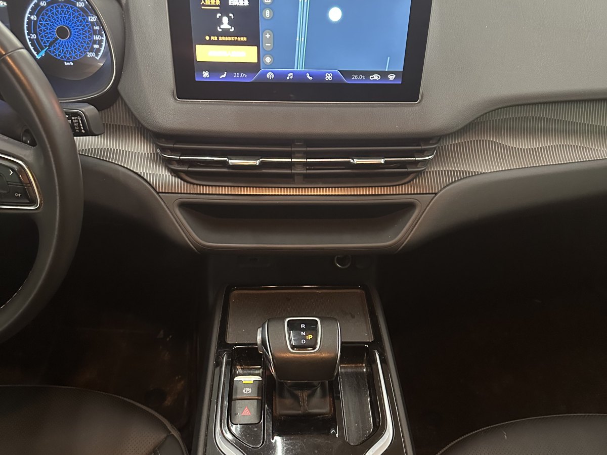 HongQi E-QM5 2022 car image #8