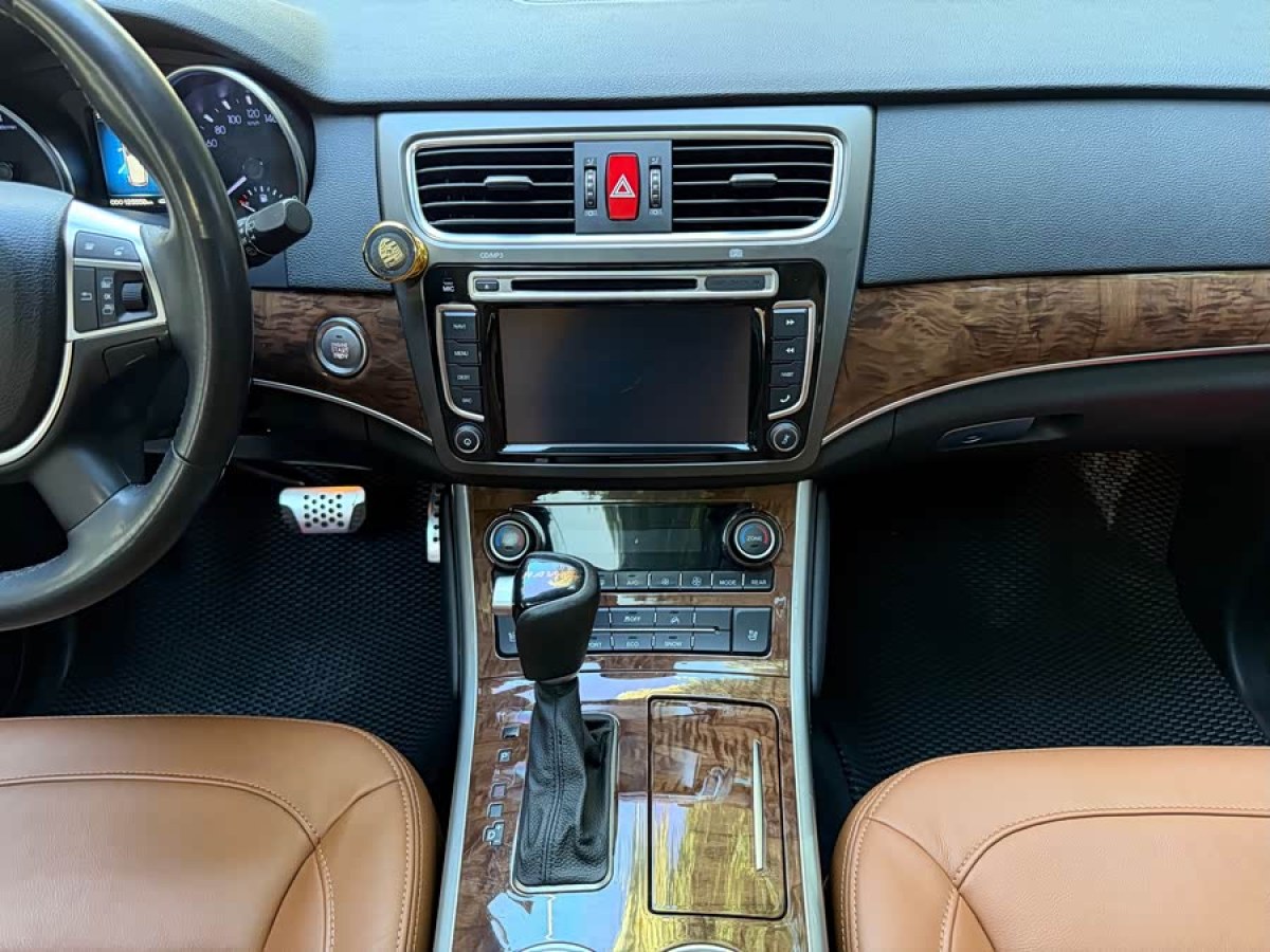 Haval H8 2015 car image #8