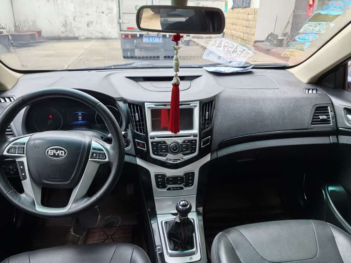 BYD SuRui 2014 car image #8