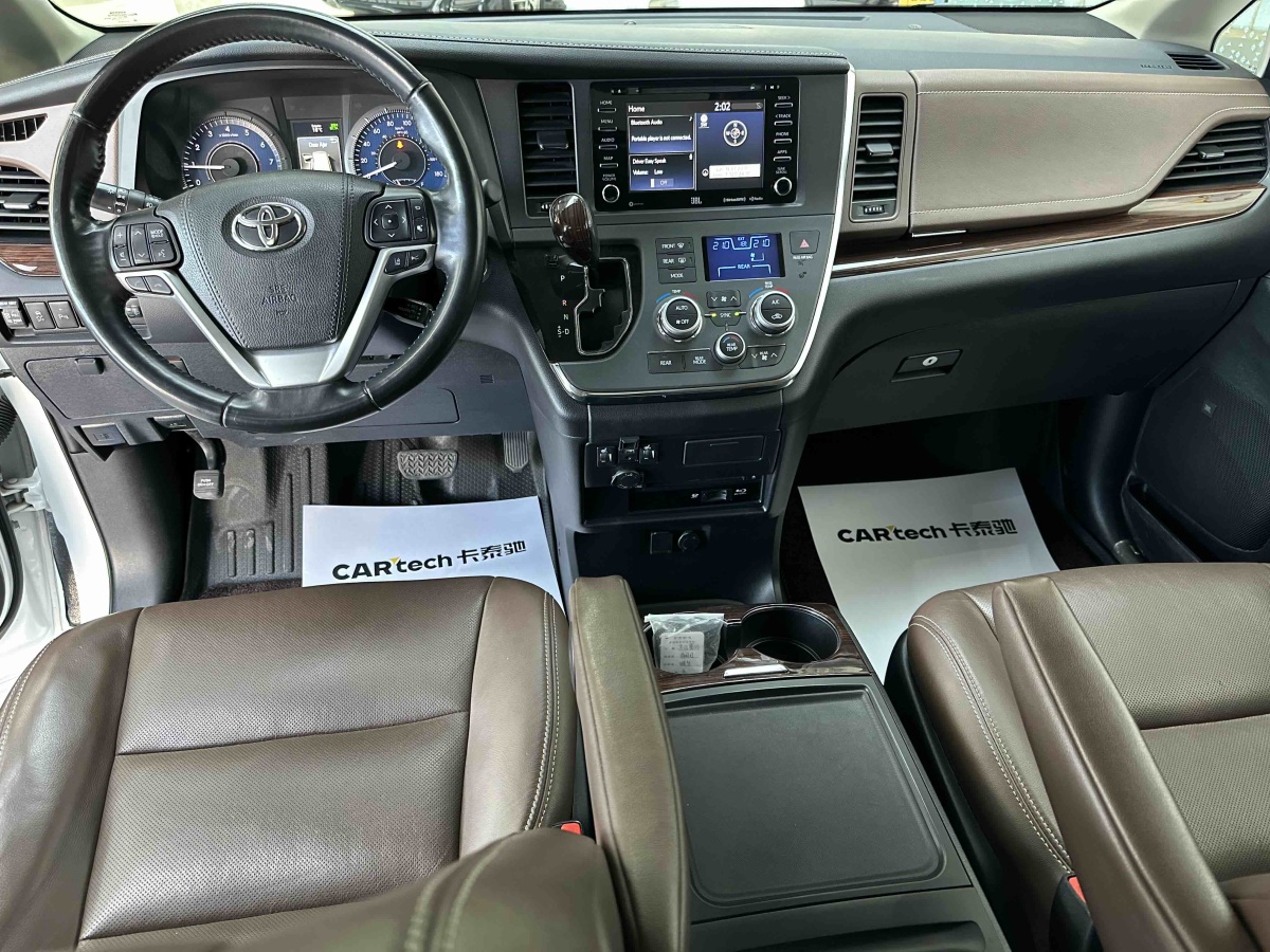 Toyota SIENNA 2019 #8 Toyota SIENNA 2019 car image #8