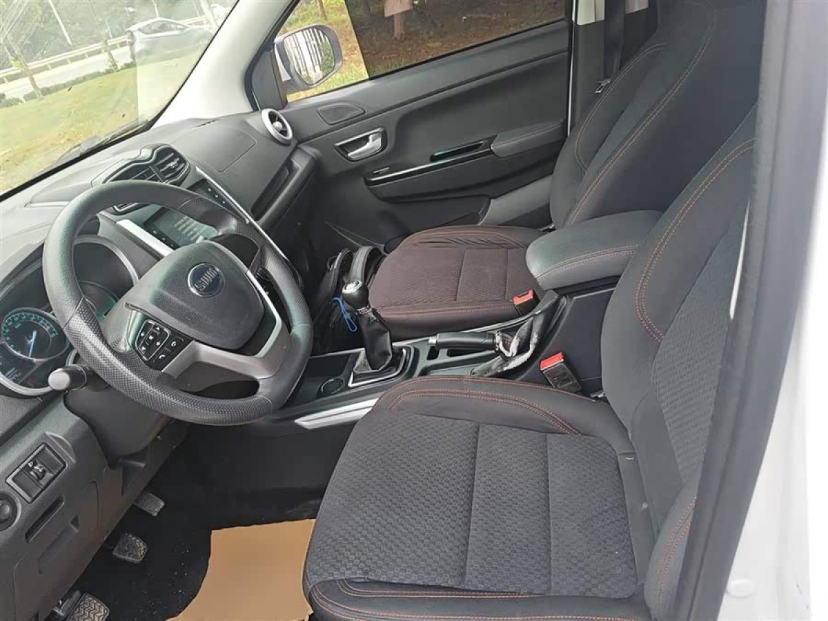 SWM X3 2020 изображение автомобиля #8