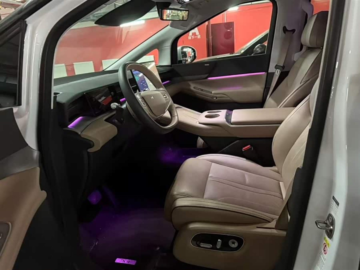Xpeng X9 2025 imagem de carro #8