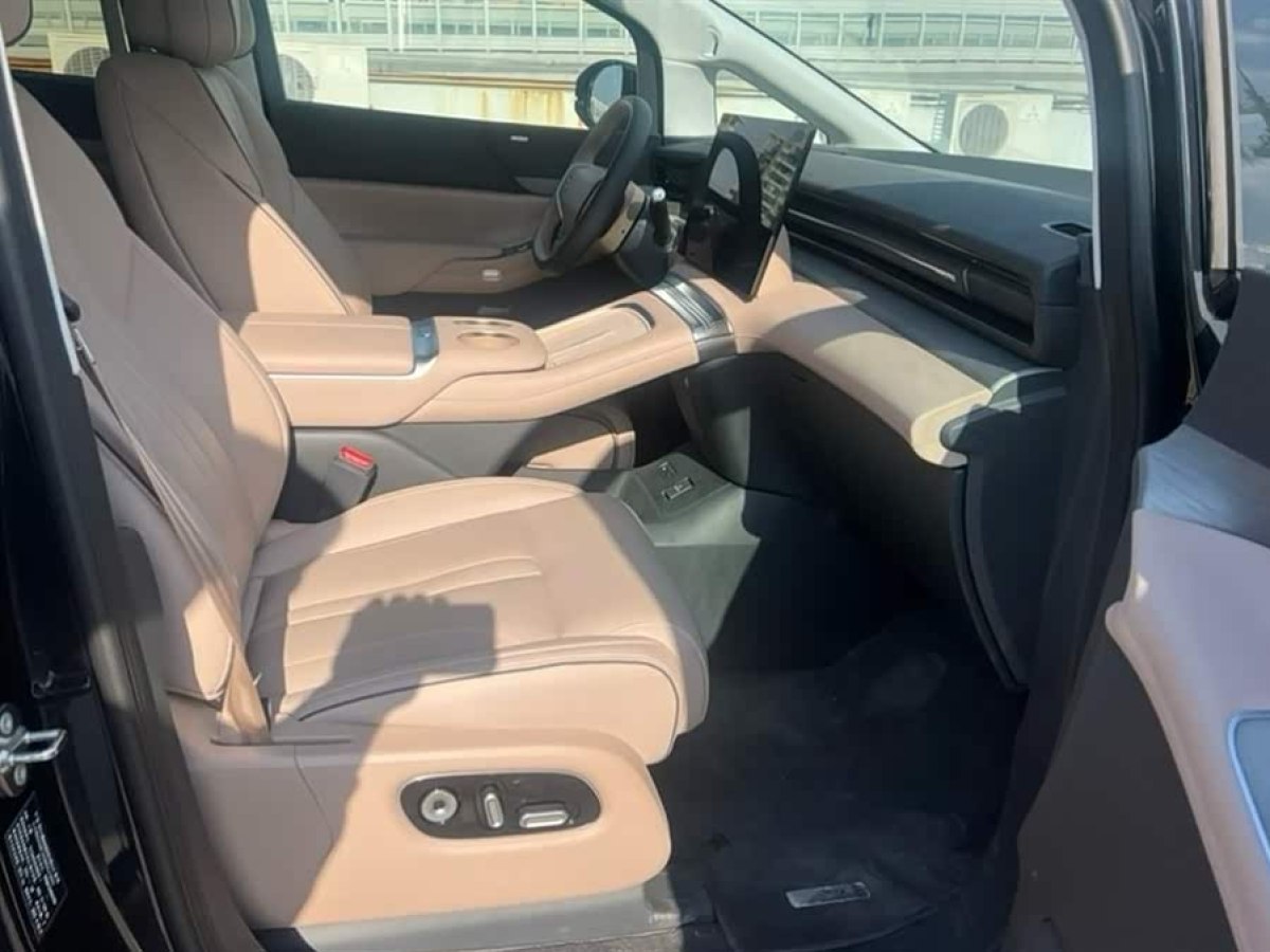 Xpeng X9 2025 imagem de carro #8