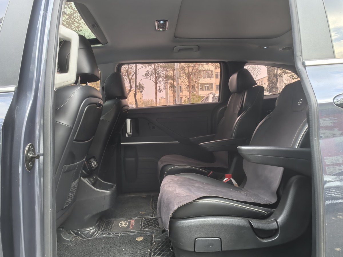 Hyundai Custo 2023 car image #8