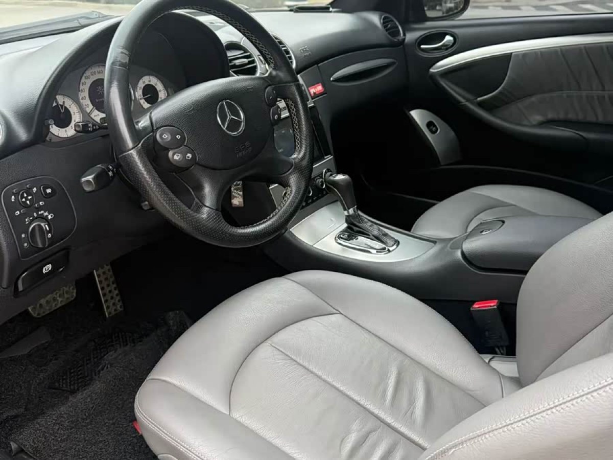 Mercedes-Benz CLK Class 2009 car image #8