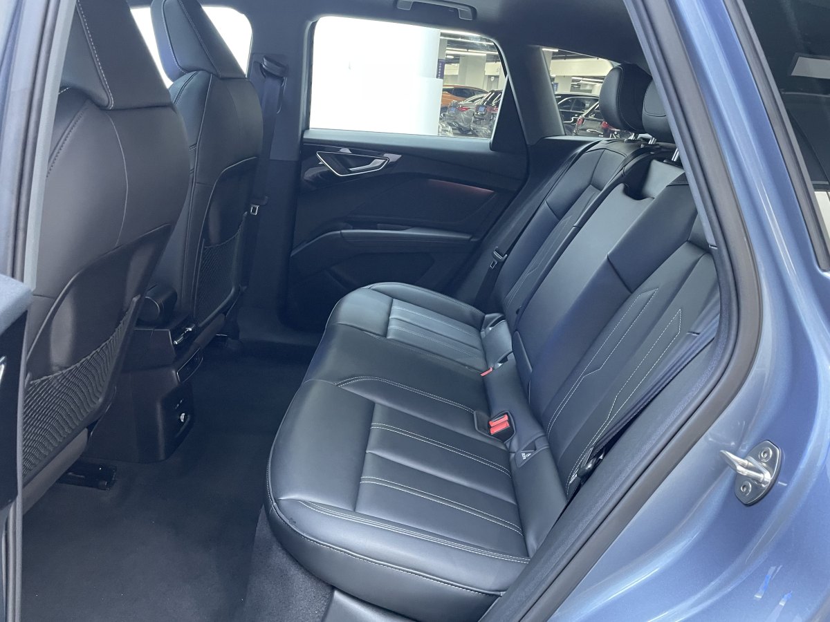 Audi Q4 e-tron 2024 imagem de carro #8