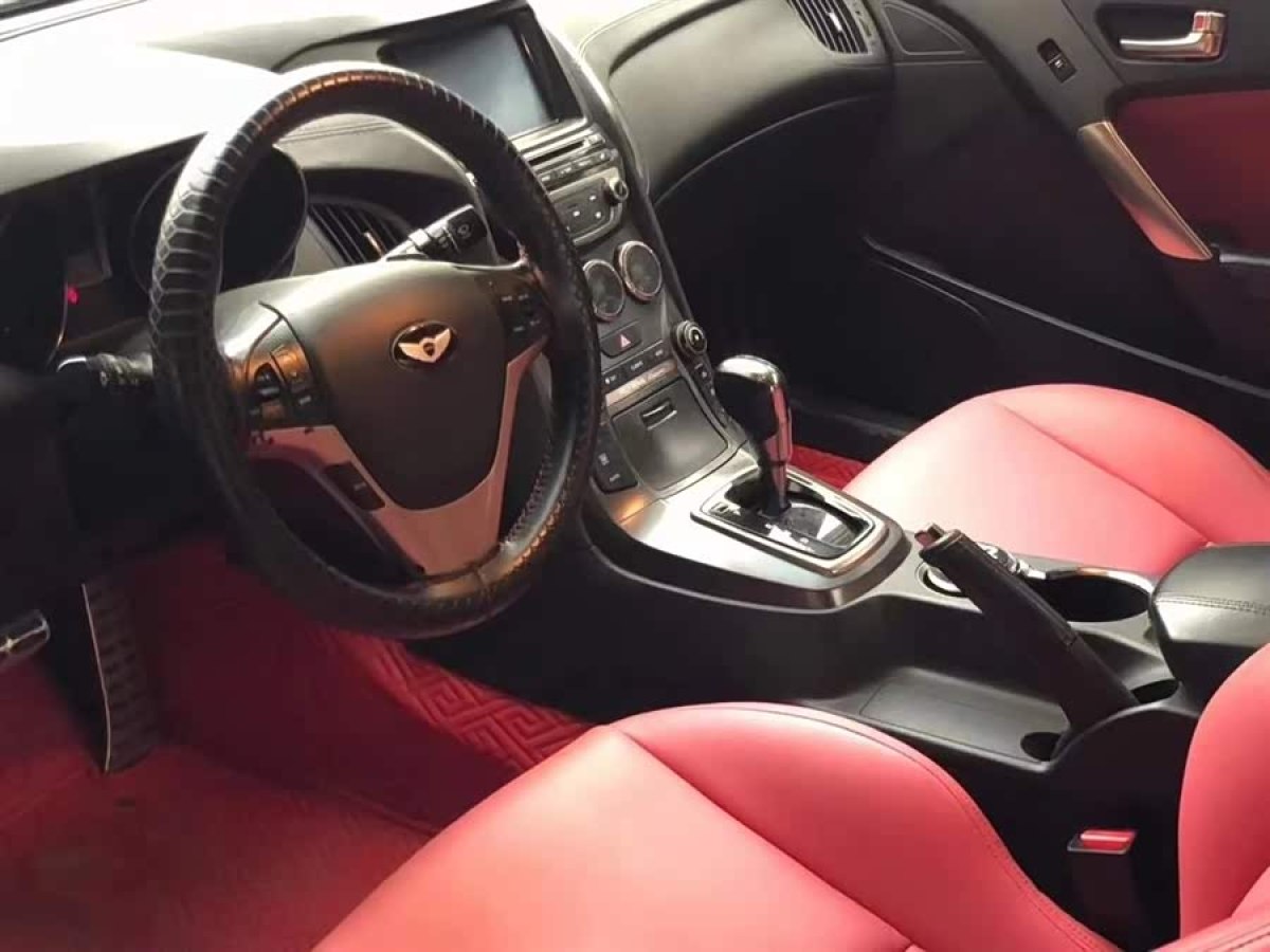 Hyundai Coupe 2010 #8 Hyundai Coupe 2010 car image #8