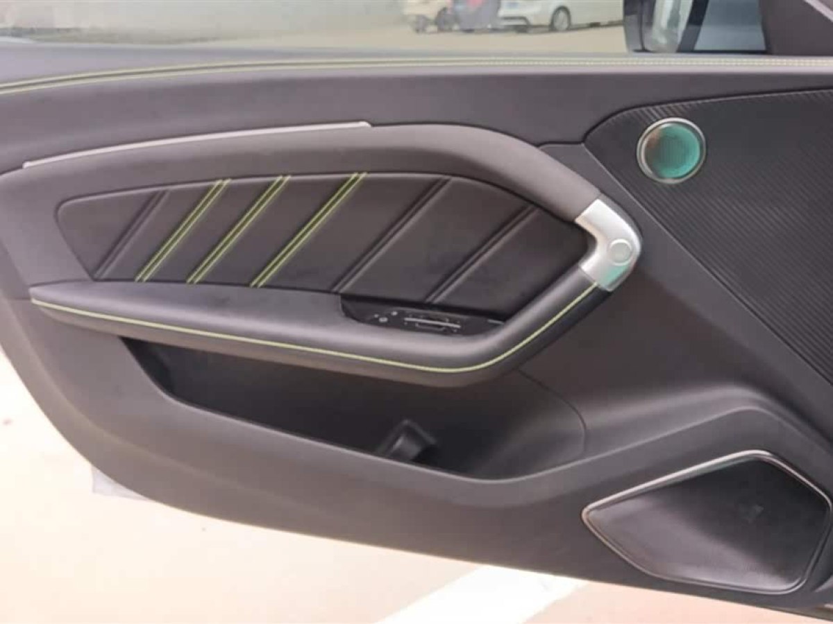 哪吒汽车 哪吒GT 2023 汽车图片 #8