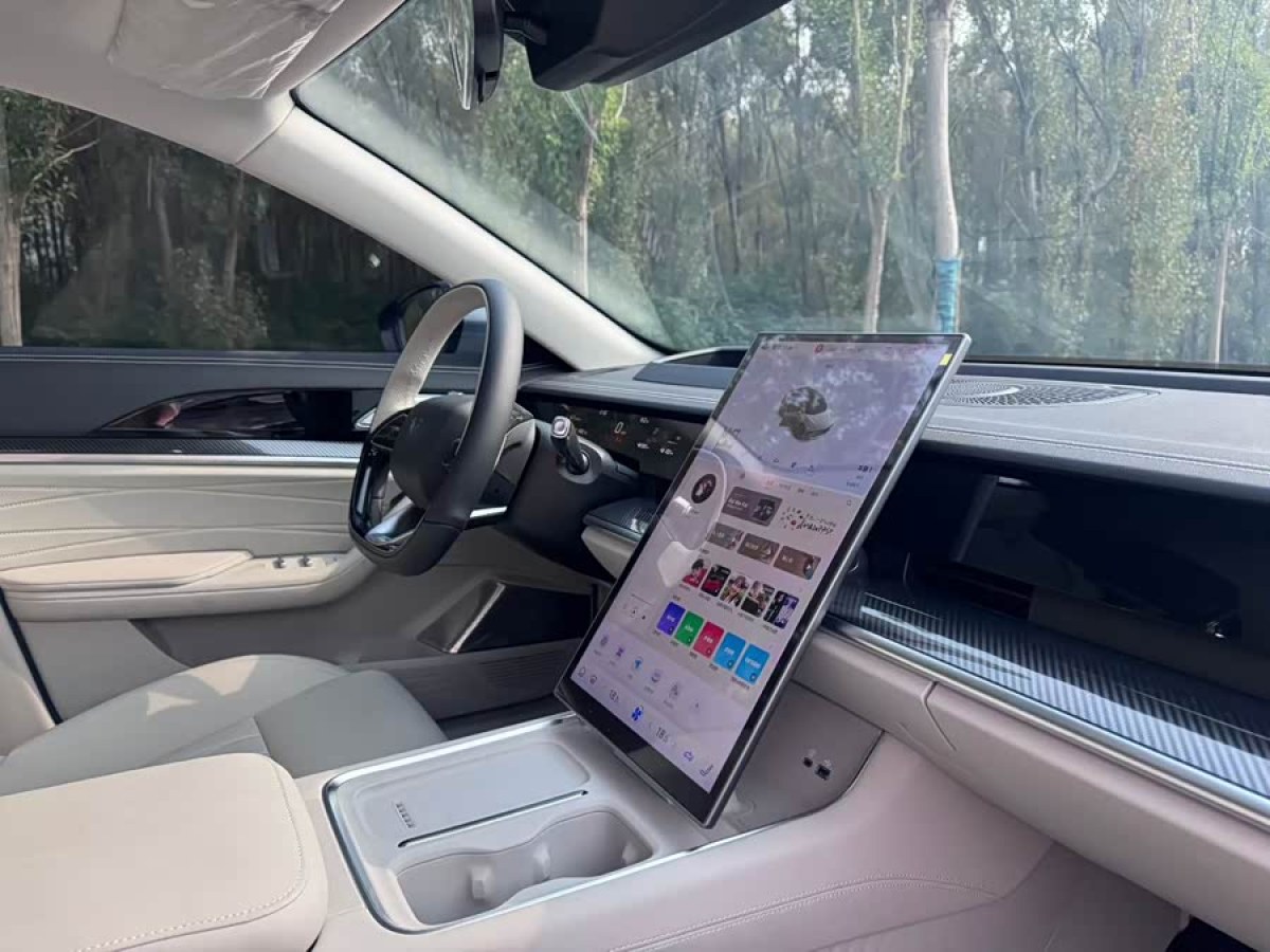 哪吒汽车 哪吒S猎装 2025 汽车图片 #8