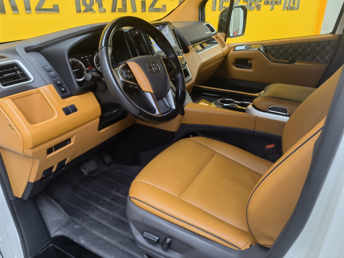 Toyota SIENNA 2024 #8 Toyota SIENNA 2024 car image #8