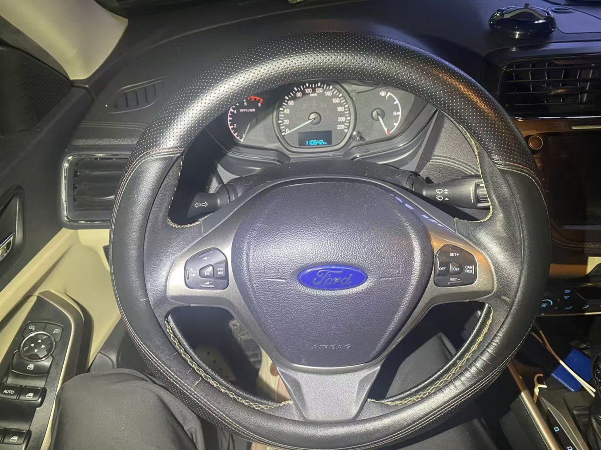 Ford Escort 2017 imagem de carro #8