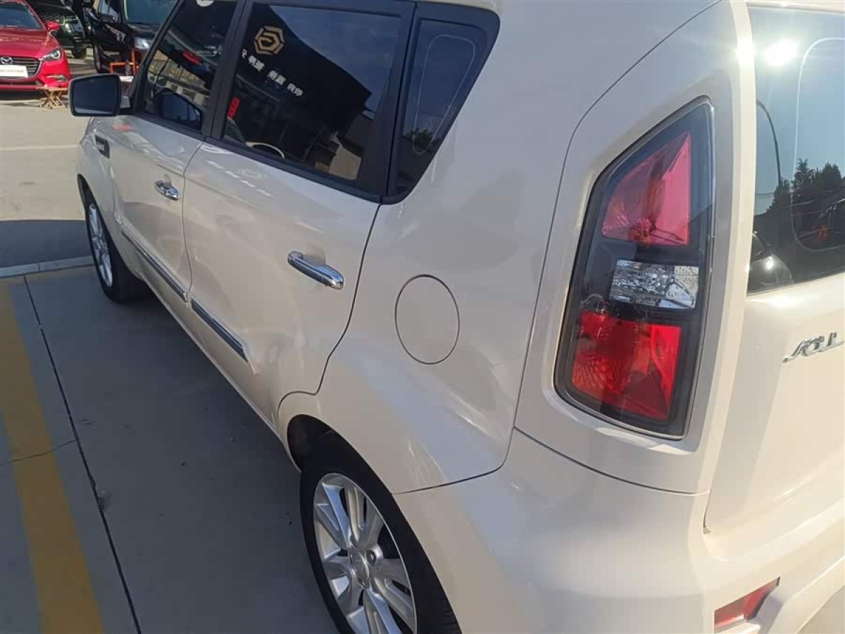 起亚 秀尔 2015 汽车图片 #8