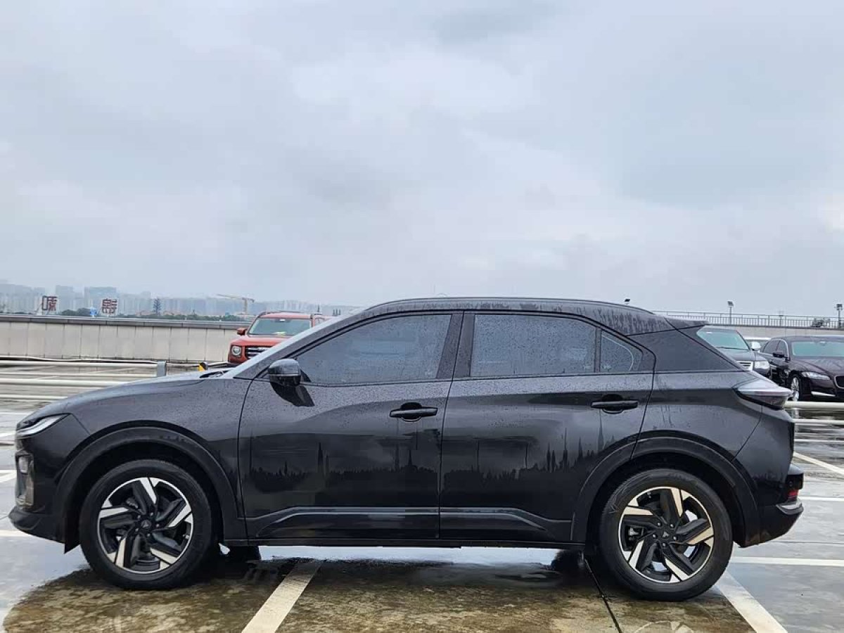 哪吒汽车 哪吒X 2024 #8 哪吒汽车 哪吒X 2024 汽车图片 #8