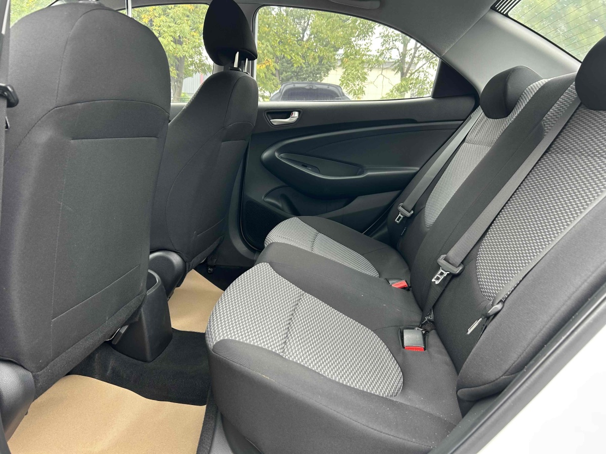 Hyundai Reina 2018 car image #8