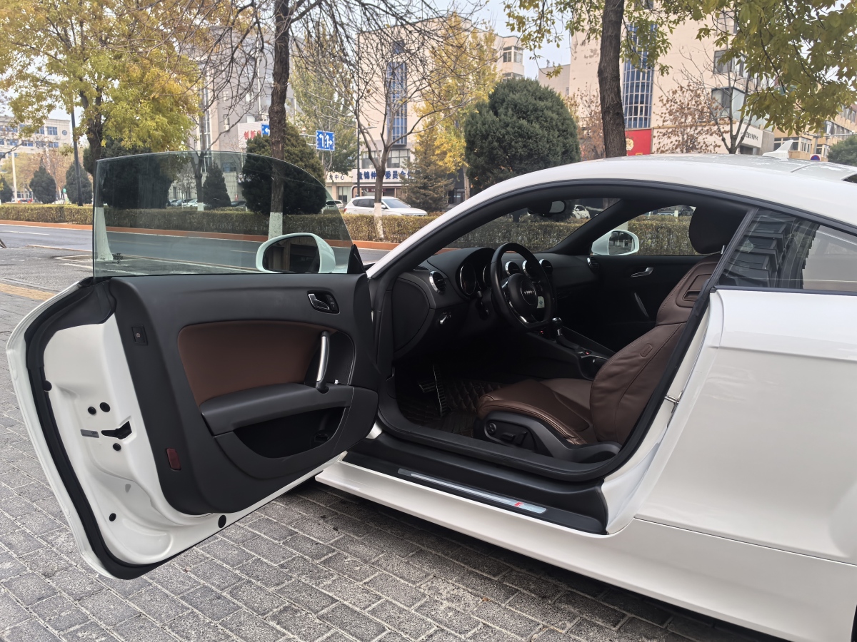 Audi TT 2014 car image #8