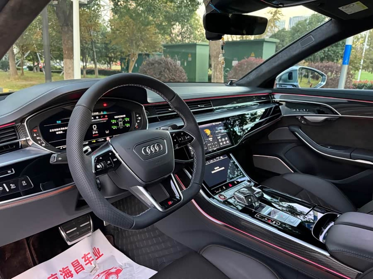 Audi S8 2021 car image #8