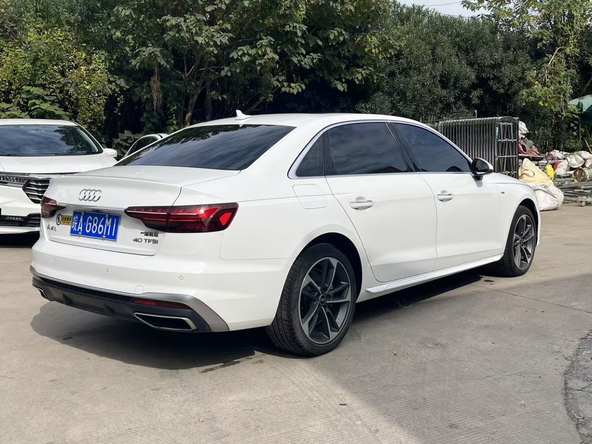 Audi A4 2022 car image #8