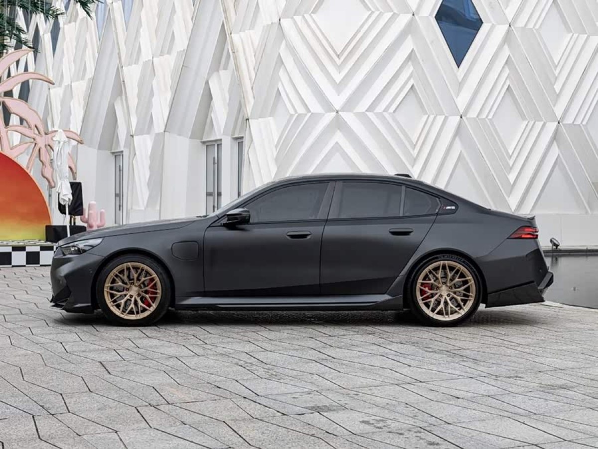 BMW M5 New Energy 2025 car image #8